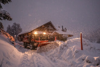 Und tatsächlich: Seit der ersten Tour sind kaum mehr als drei Stunden vergangen, aber auf der Schäflisegg liegen schon wieder rund 20 Zentimeter Schnee.