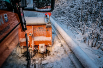 Tadellose Fahrzeugbeherrschung ist eine Grundvoraussetzung. Die Länge des Schilds muss bestmöglich ausgenutzt werden – aber ohne unnötigen Schaden zu verursachen.
