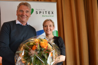 Andy Winker übergab am Samstagnachmittag das Präsidium der Spitex Rotbachtal an Jeannine Walser. Fotos: Monica Dörig