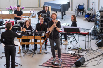 Im heutigen «anKlang»-Gottesdienst spielte das «Tabula Musica Orchestra» mit Max Berend